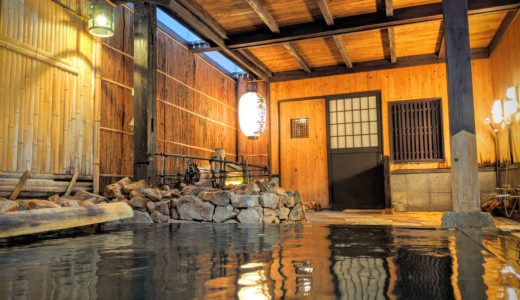 【岩井屋】雰囲気最高な内風呂で古湯を満喫！／岩美町岩井